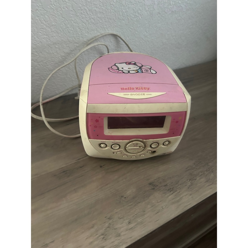 Hello Kitty CD Player AM/FM Alarm Clock Radio Pink White KT2063 Y2K Vintage